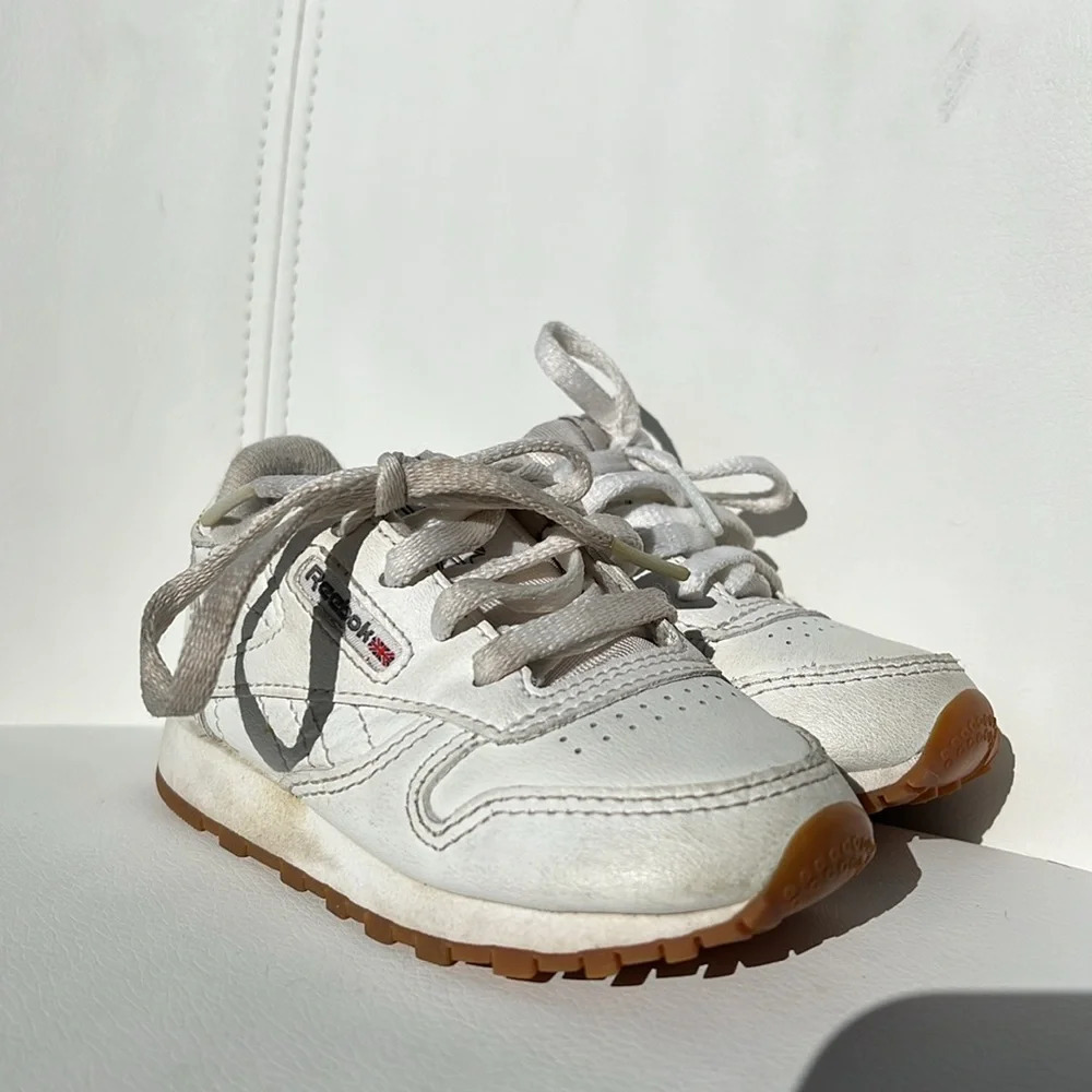 Reebok Classic Leather White Kid’s Shoe - Picture 3 of 6
